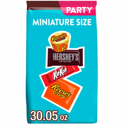 HERSHEY'S KIT KAT and REESE'S Assorted Flavored Candy Party Pack - 19.44 oz selected